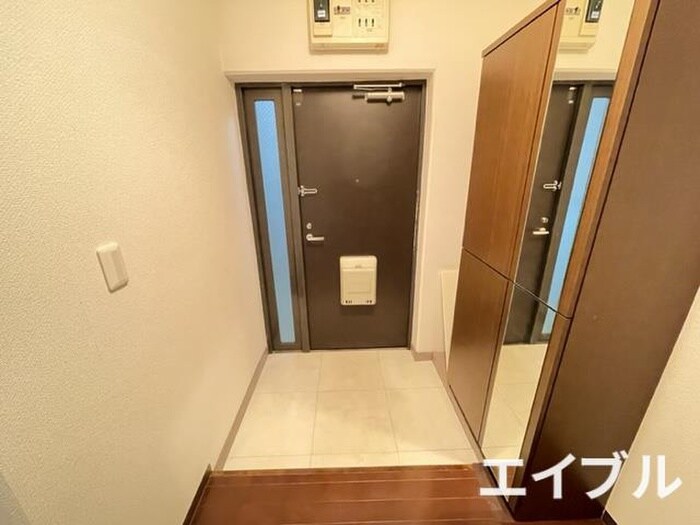 物件内観写真14　(玄関)