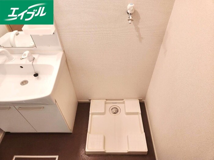 物件内観写真9　(洗濯機置場)