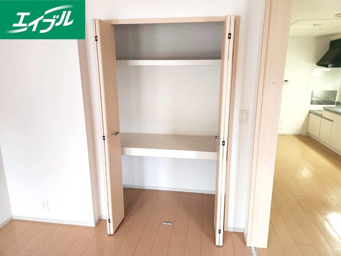 物件内観写真16　(収納)