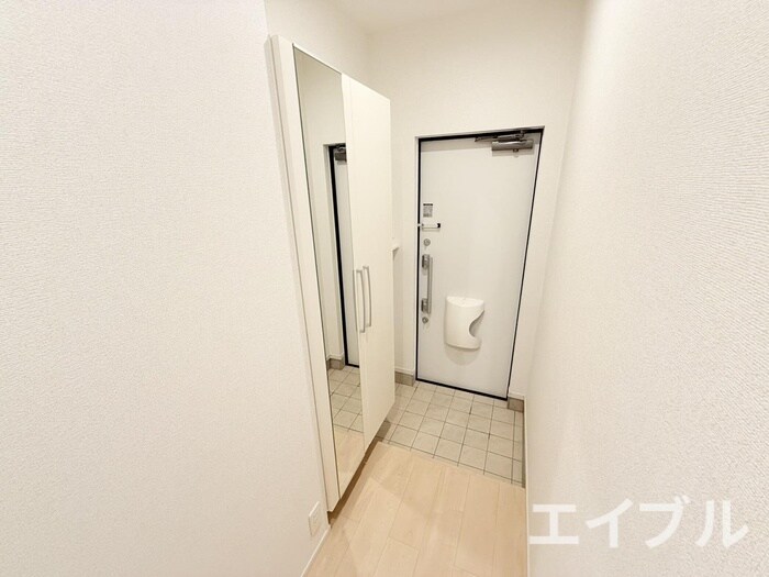 物件内観写真17　(玄関)
