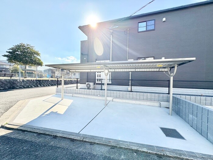物件外観写真3　(駐輪場)