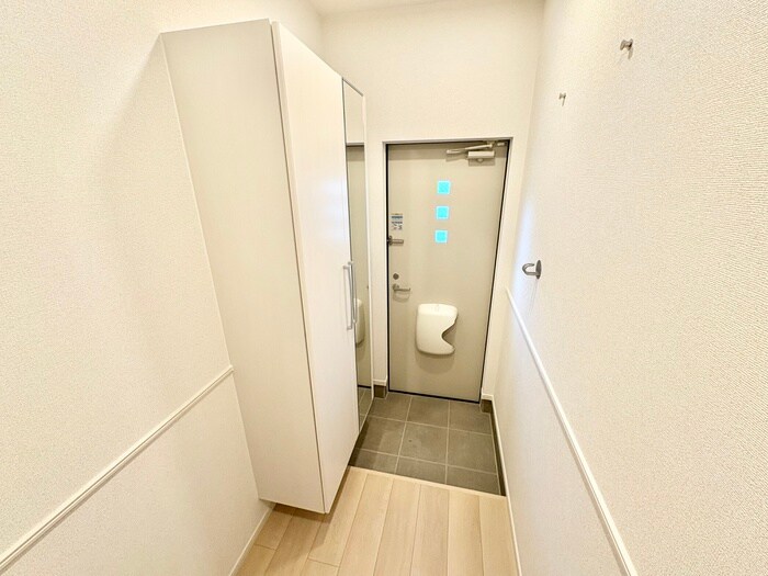 物件内観写真14　(玄関)