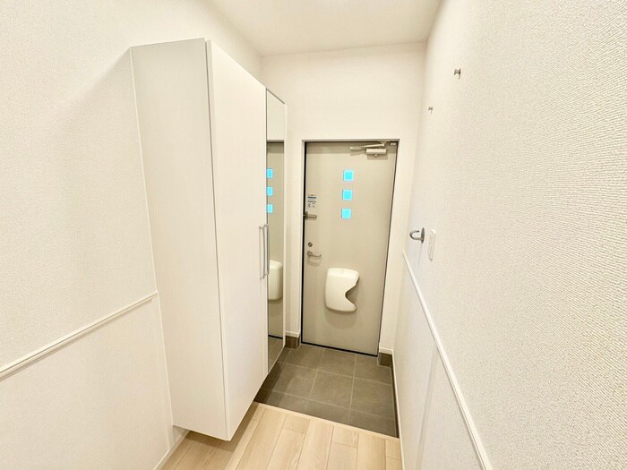 物件内観写真15　(玄関)