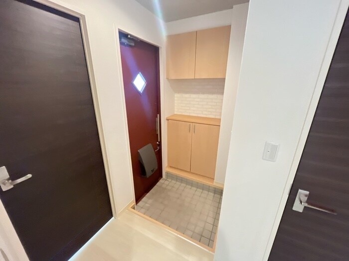 物件内観写真11　(玄関)