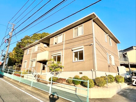 シャーメゾン的場外観写真