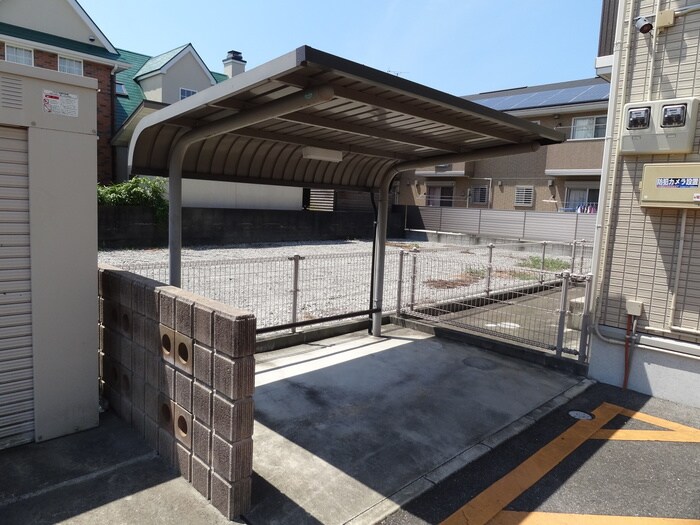 物件外観写真2　(駐輪場)