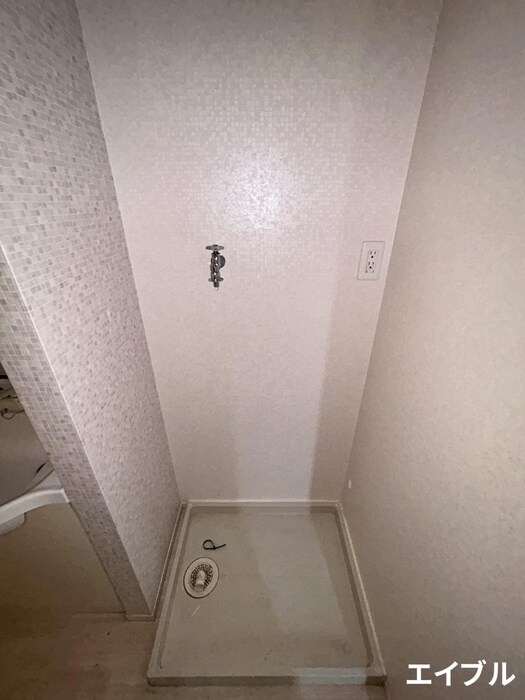 物件内観写真12　(洗濯機置場)