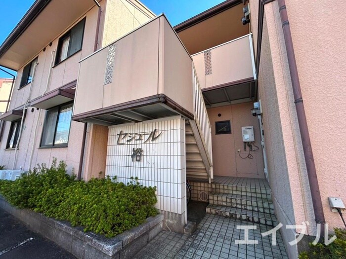 物件外観写真6　(エントランス部分)