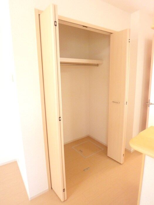 物件内観写真10　(収納)