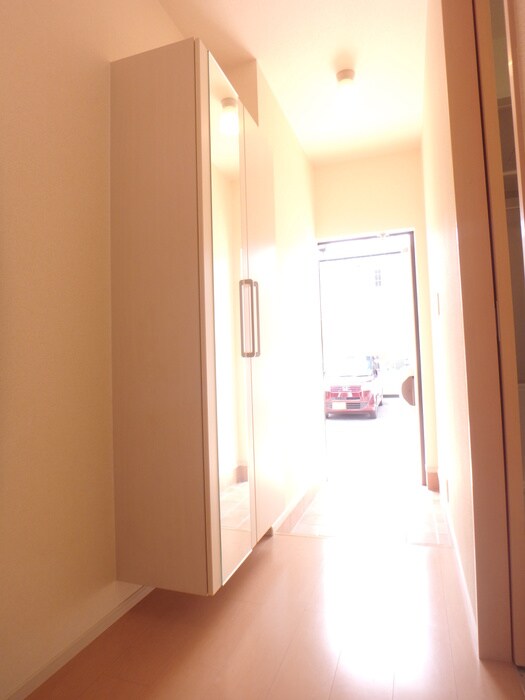 物件内観写真11　(玄関)