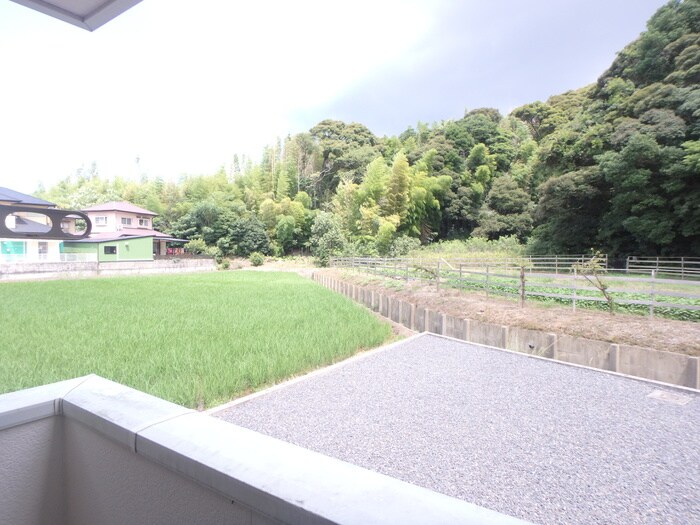 物件内観写真12　(室内からの展望)