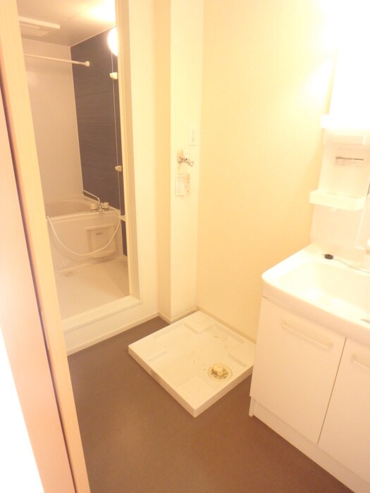 物件内観写真15　(洗濯機置場)