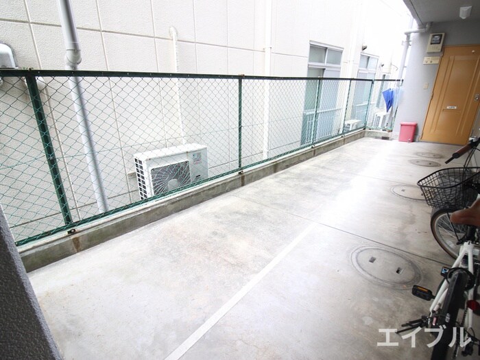 物件外観写真6　(駐輪場)