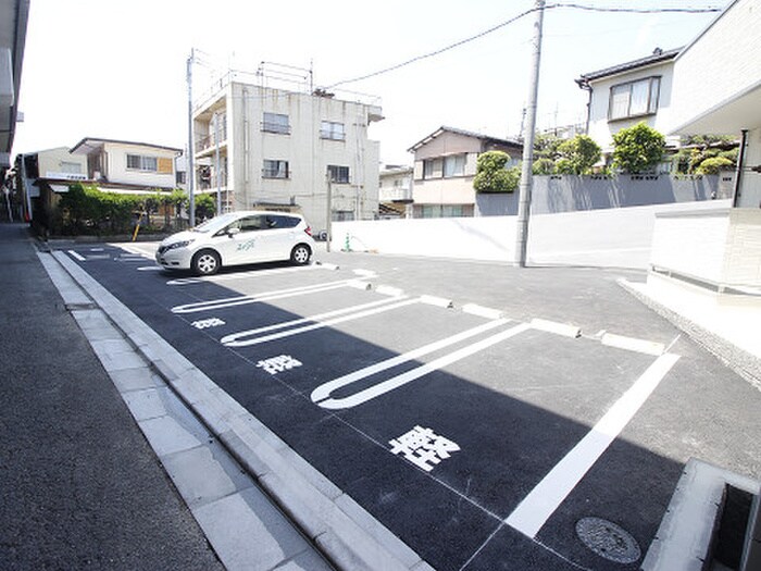 物件外観写真2　(駐車場)