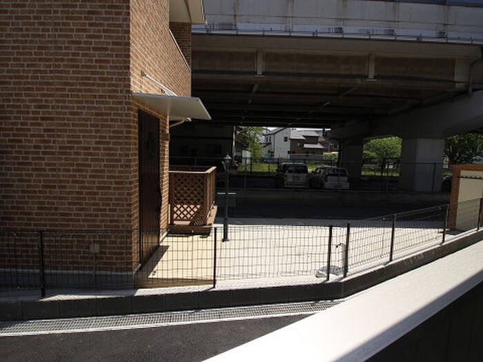 物件内観写真16　(室内からの展望)