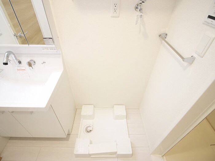 物件内観写真18　(洗濯機置場)