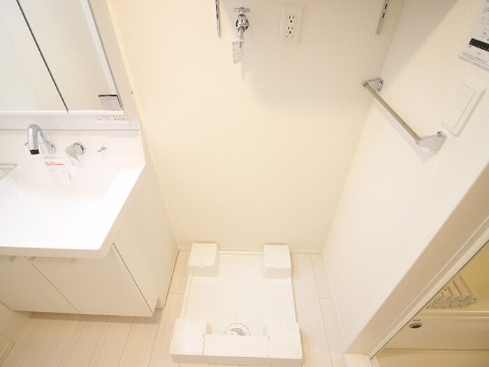 物件内観写真18　(洗濯機置場)