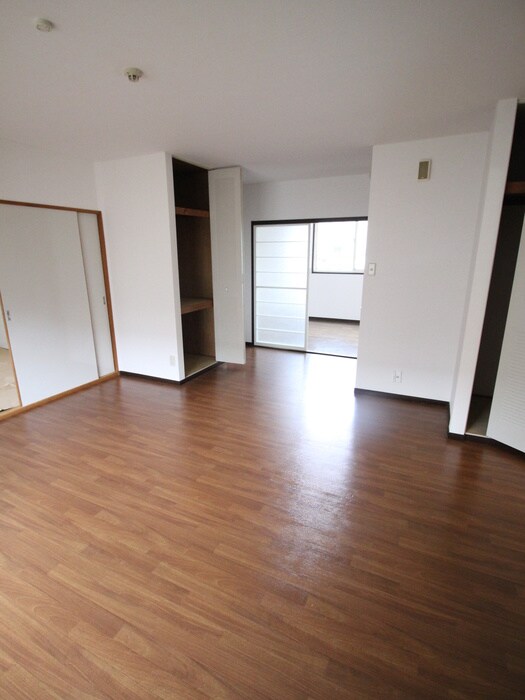 物件内観写真4　(居室)