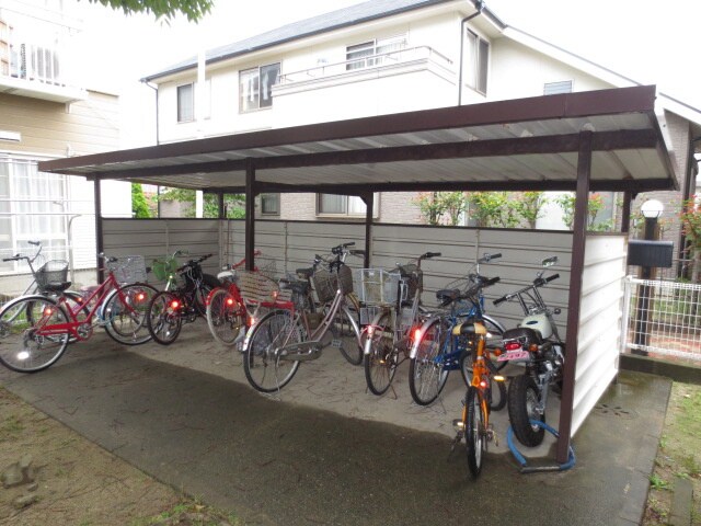 物件外観写真3　(駐輪場)