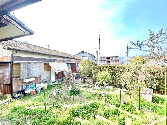 物件内観写真11　(室内からの展望)