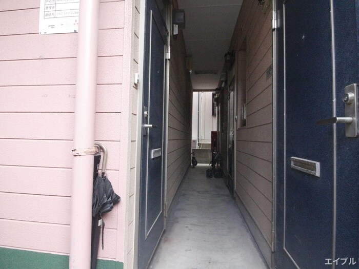 物件外観写真4　(エントランス部分)