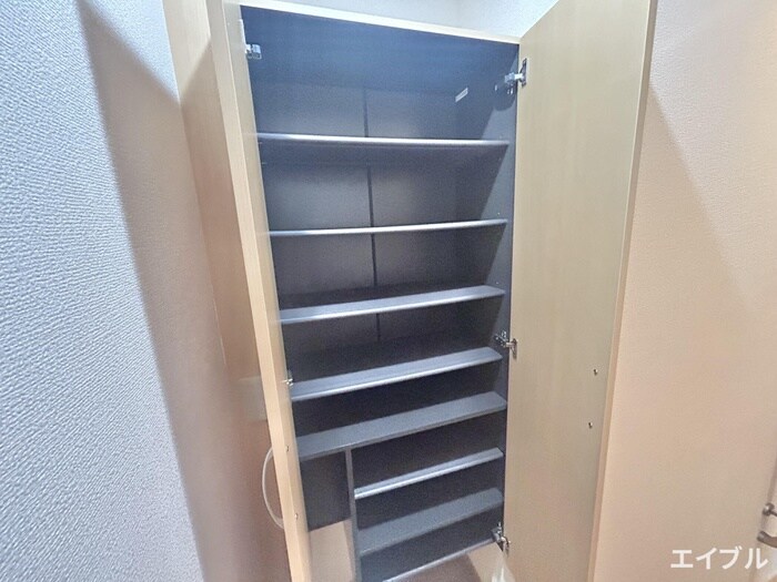 物件内観写真15　(靴箱)