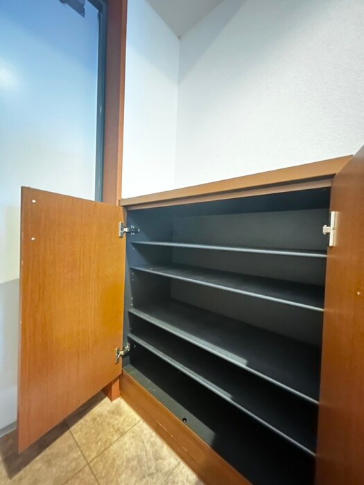 物件内観写真8　(靴箱)