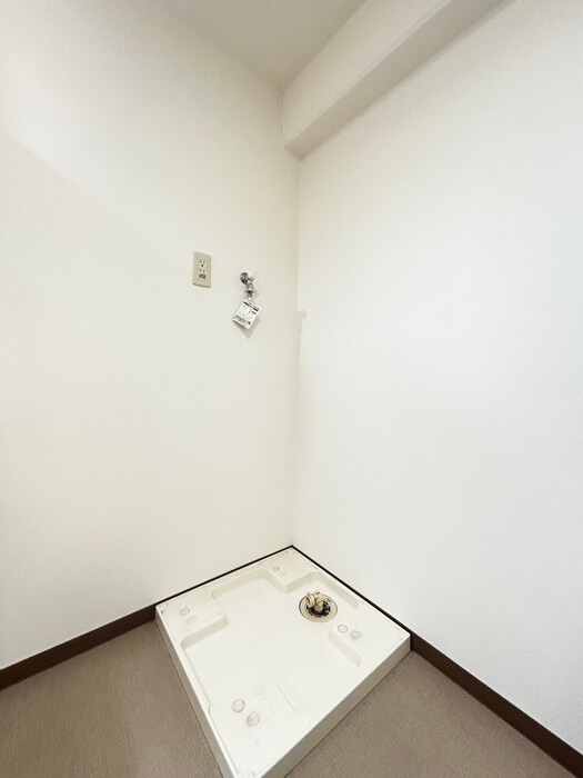 物件内観写真10　(洗濯機置場)