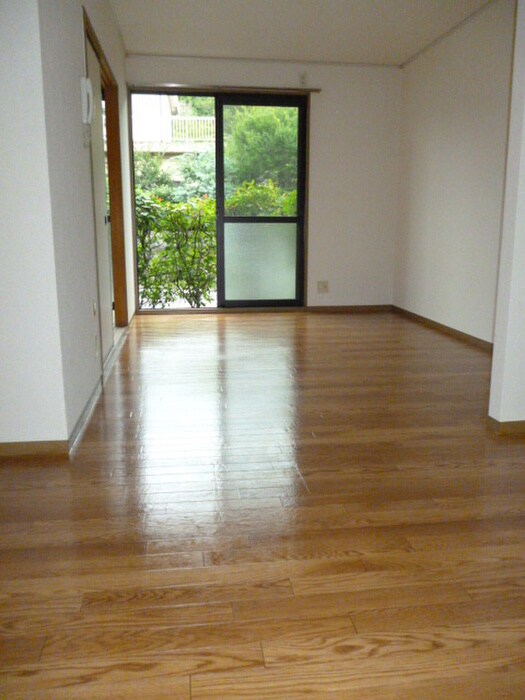 物件内観写真4　(居室)