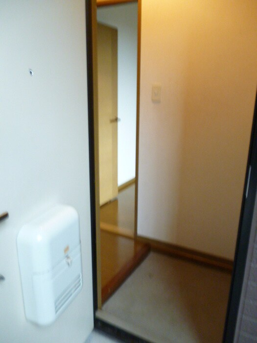 物件内観写真8　(玄関)