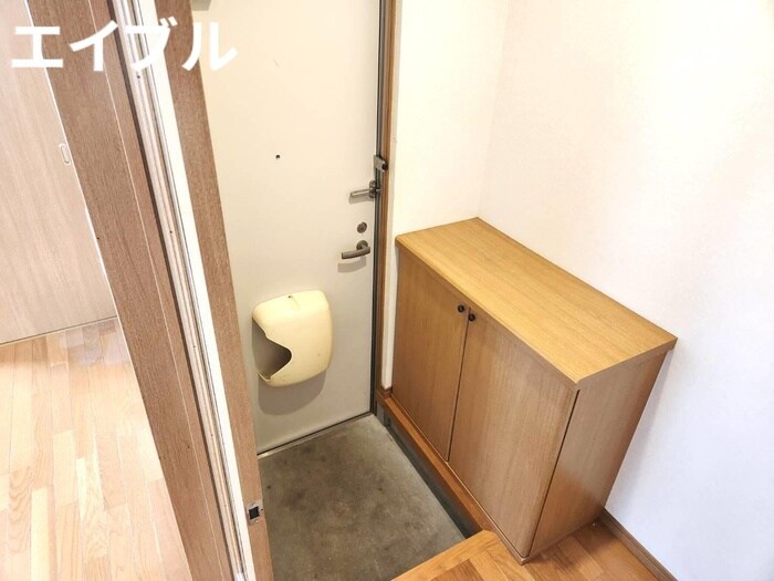 物件内観写真17　(玄関)