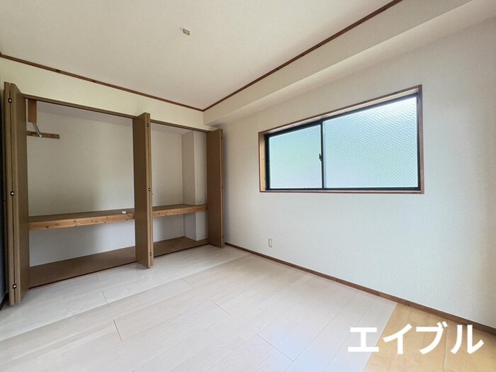 物件内観写真12　(収納)