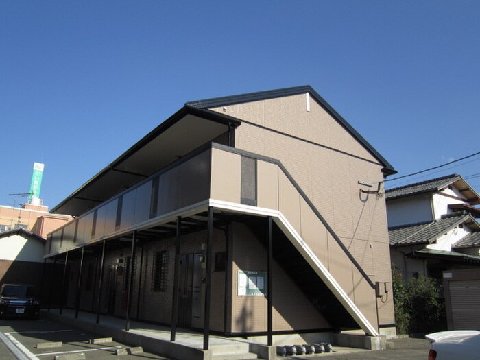 物件外観写真6　(エントランス部分)