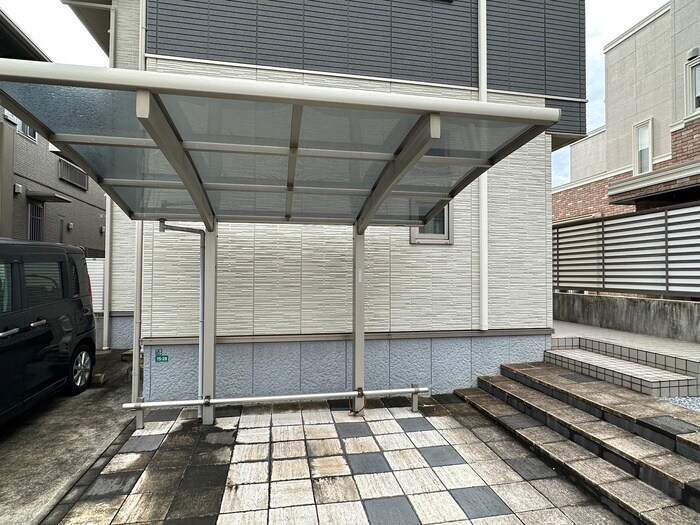 物件外観写真3　(駐輪場)