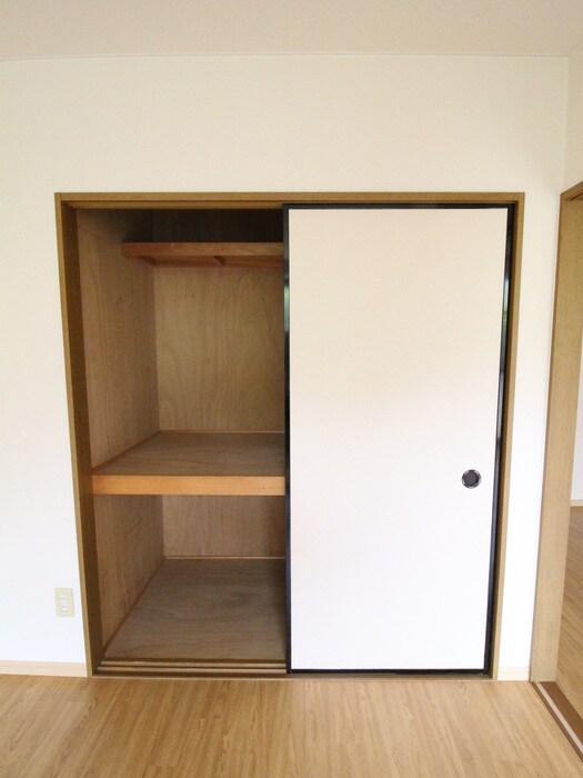 物件内観写真10　(収納)