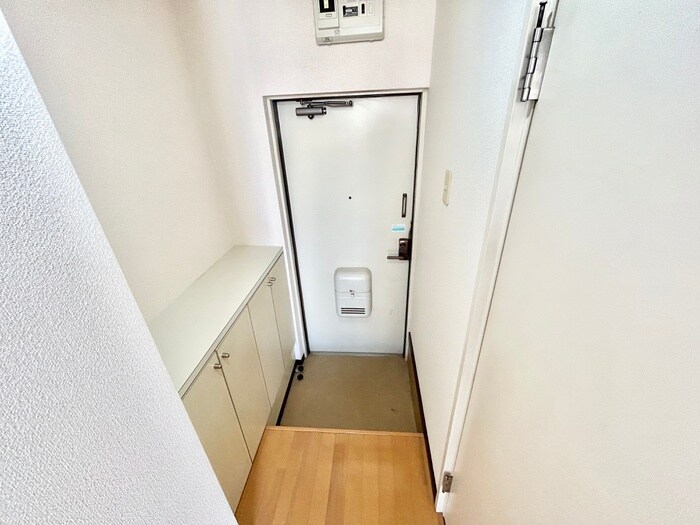物件内観写真11　(玄関)