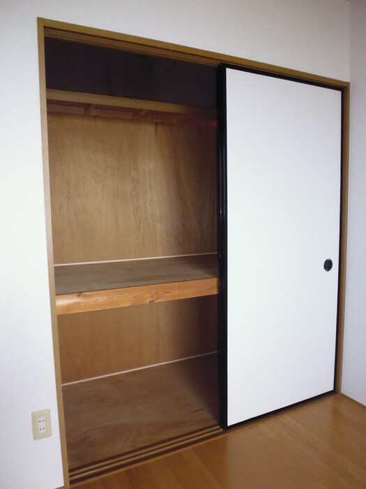 物件内観写真10　(収納)