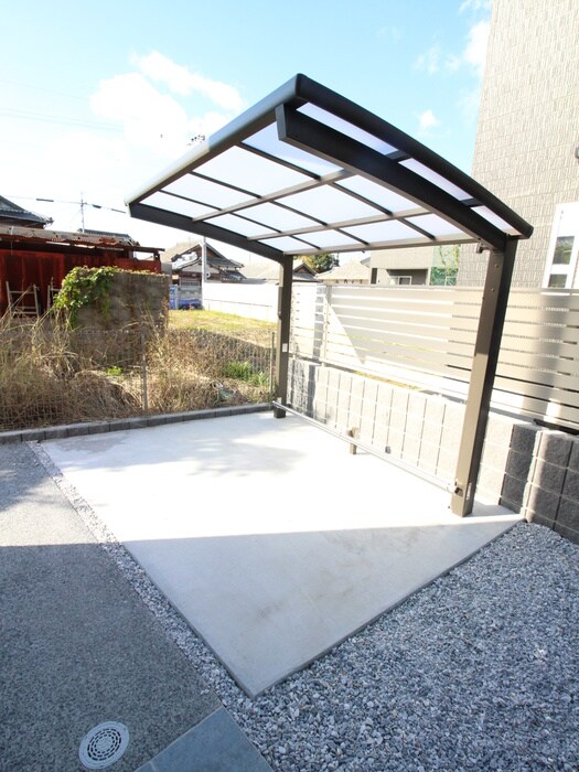 物件外観写真5　(駐輪場)