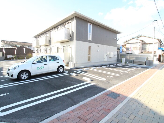 物件外観写真6　(駐車場)