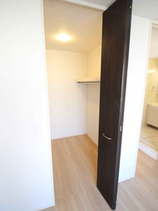 物件内観写真13　(収納)