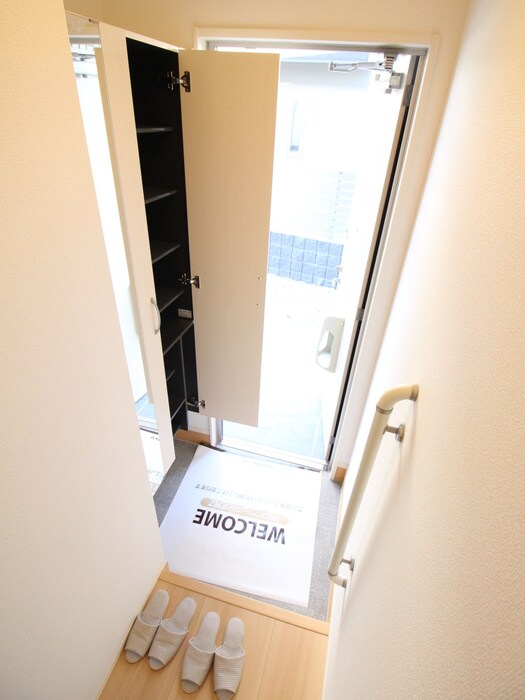 物件内観写真15　(玄関)