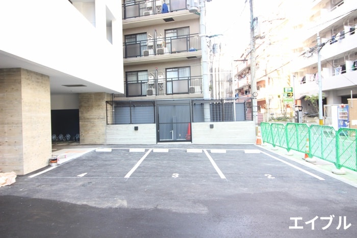 物件外観写真5　(駐車場)