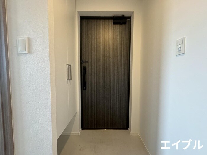 物件内観写真10　(玄関)