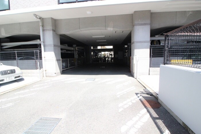 物件外観写真4　(駐車場)