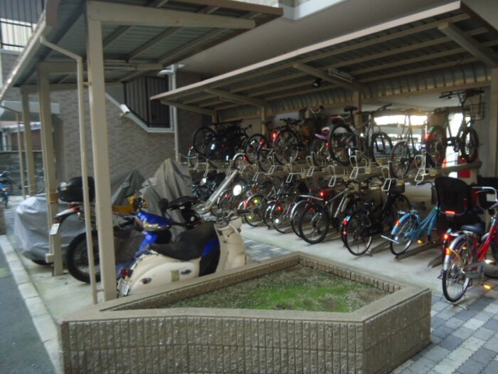 物件外観写真6　(駐輪場)