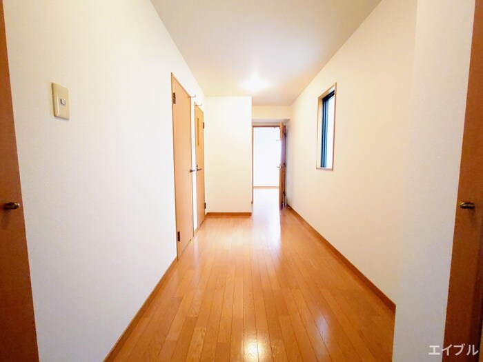 物件内観写真16　(廊下)