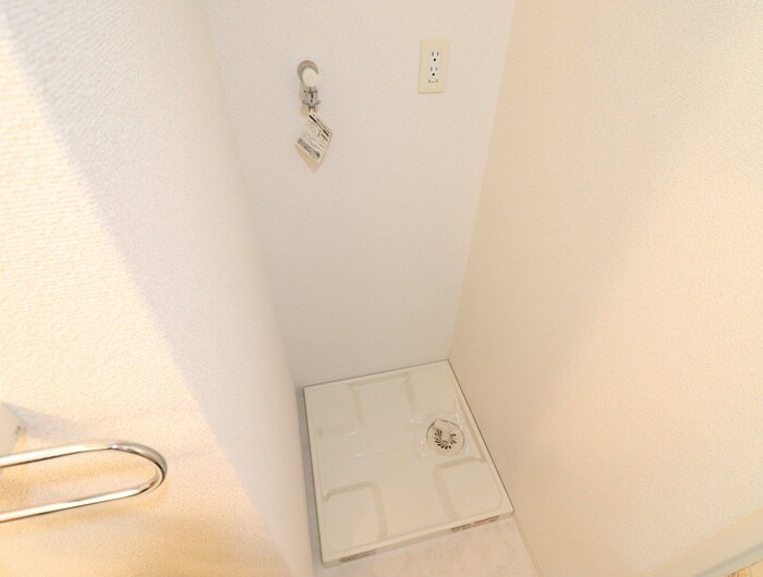 物件内観写真13　(洗濯機置場)