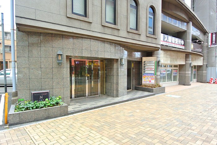 物件外観写真2　(エントランス部分)