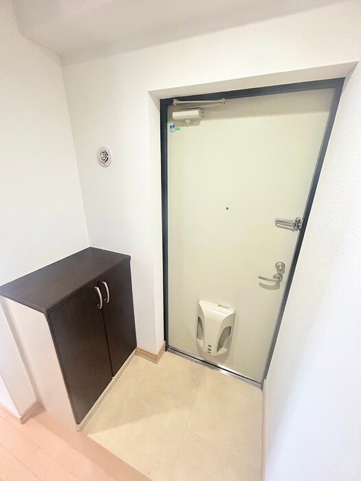 物件内観写真7　(玄関)