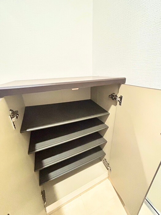 物件内観写真8　(靴箱)
